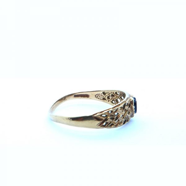 9ct Gold and Onyx heart ring hallmark