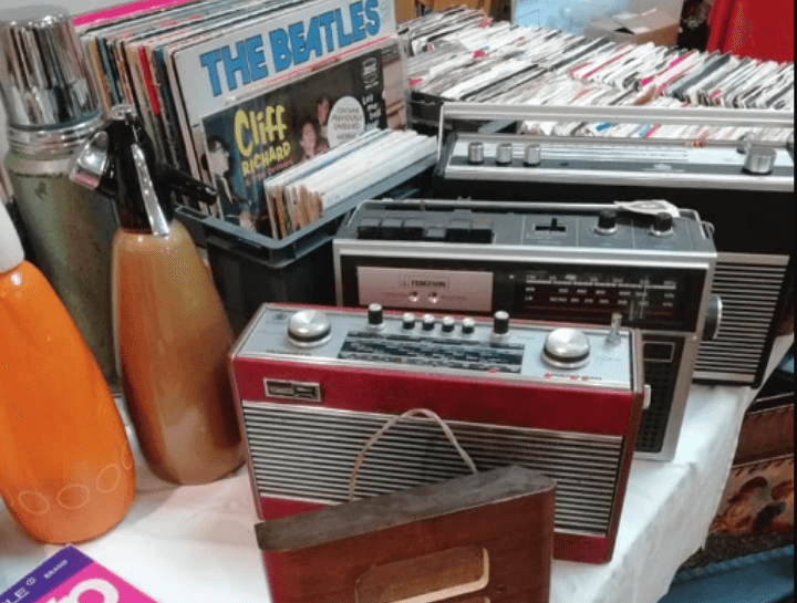 Vintage and retro radios and records at Woburn Antiques and collectors fair